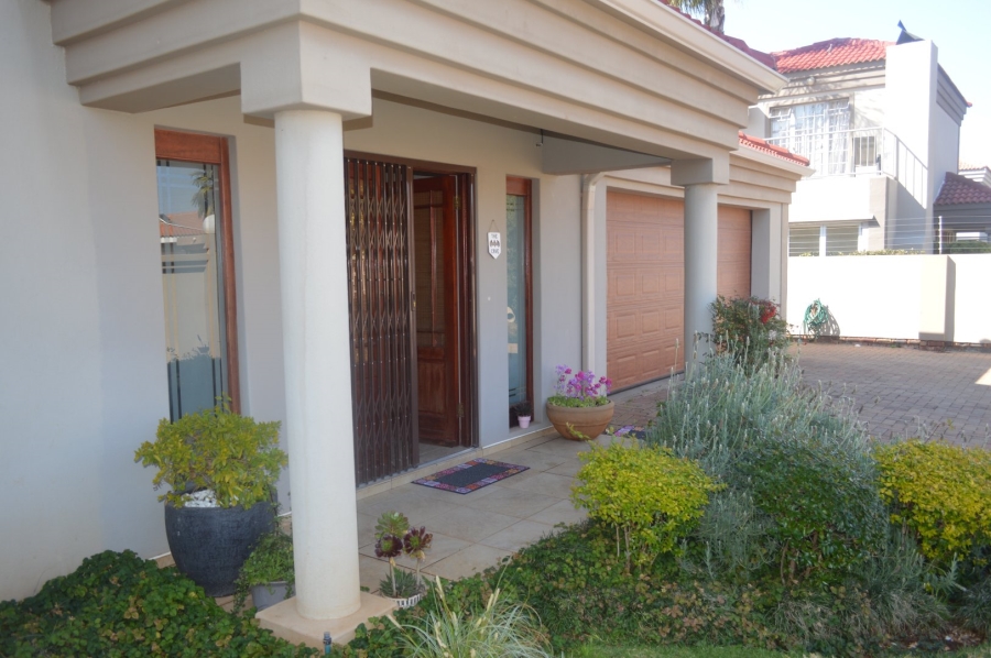 3 Bedroom Property for Sale in Flamwood North West